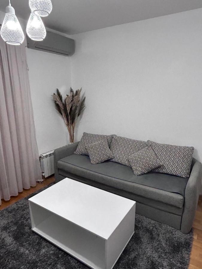 Apartments Empire - Adora Flatiron Skopje Ngoại thất bức ảnh